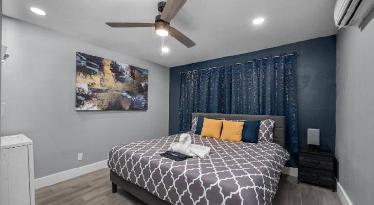 Holiday apartment | Next to Gerald D. Hines Waterwall Park — photo 3