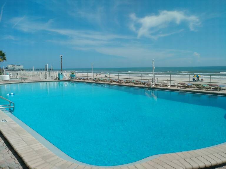 Daytona Inn Beach Resort in Daytona Beach Shores, FL