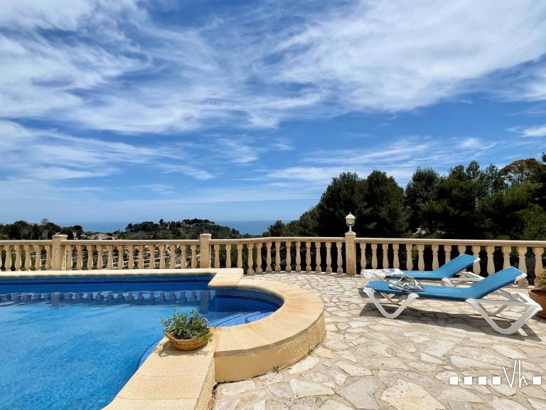 Villa with private pool, patio & BBQ — photo 4