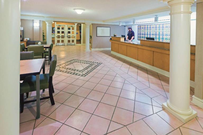 Baymont by Wyndham Lubbock - Downtown Civic Center — photo 4