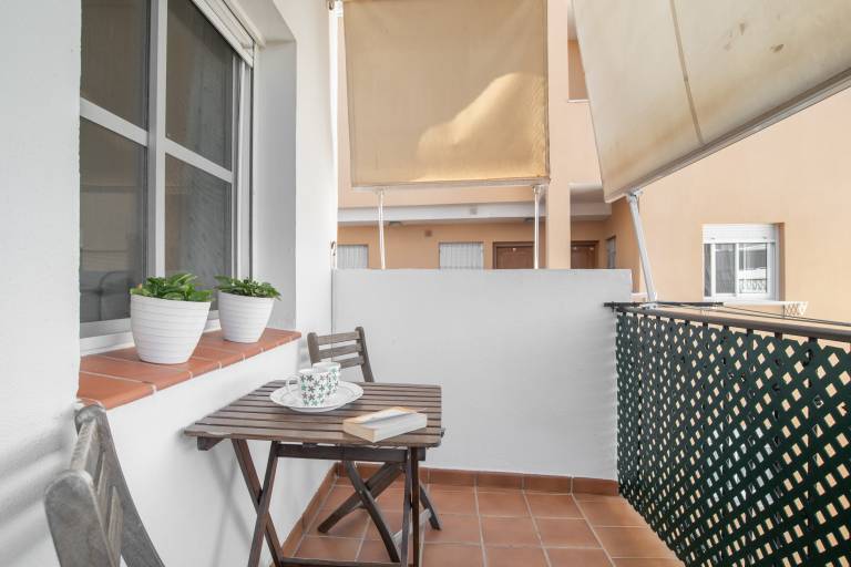 Holiday apartment with fast internet & patio | City view | Next to the beach | Good for workation | Pets allowed — photo 2