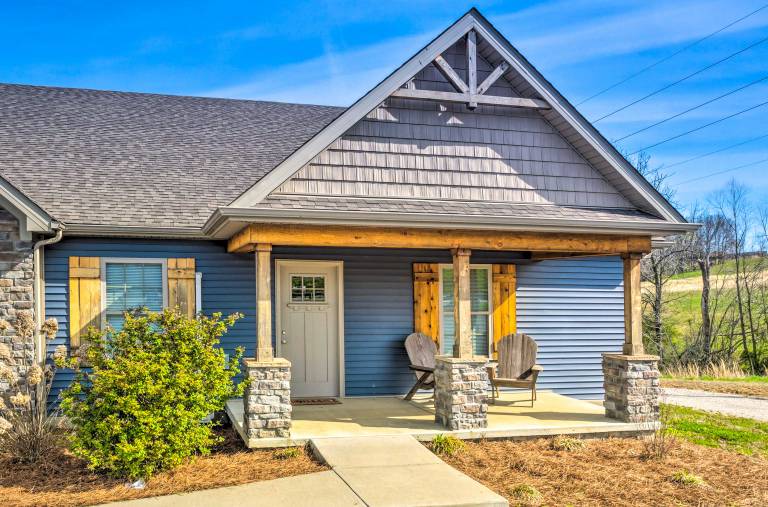 Pet-Friendly Brownsville Retreat w/ Porch! — photo 3