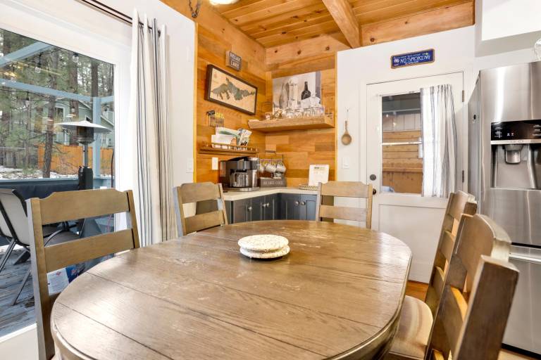 Cabin with jacuzzi, terrace & BBQ | Mountain view — photo 5