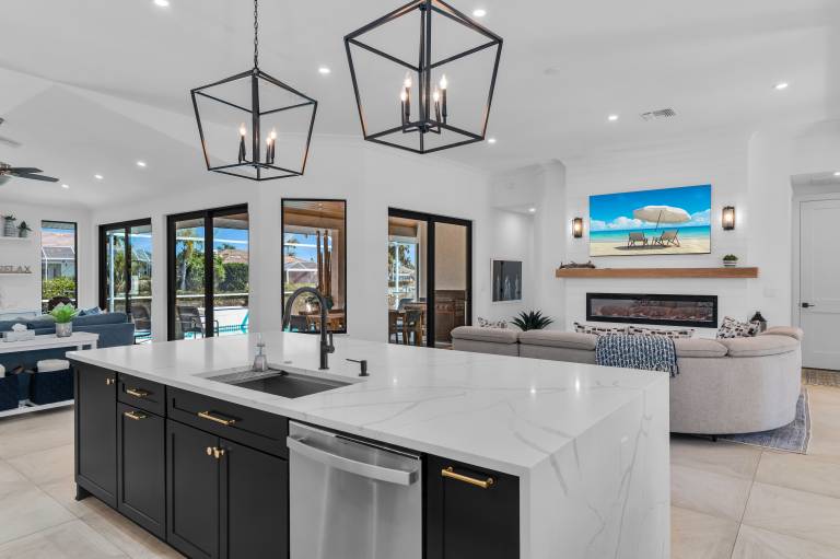 Island Time on Ivory I 4 Bed Waterfront Home