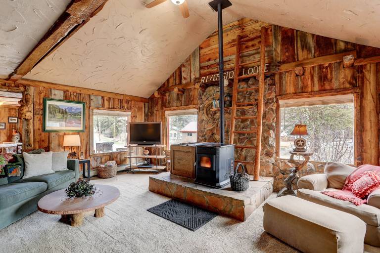 Lodge  Allenspark