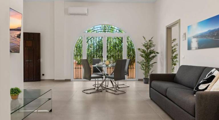 Holiday apartment with pool — photo 4