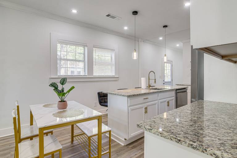 4 Mi to Downtown: Atlanta Home w/ Fenced Yard! — photo 2