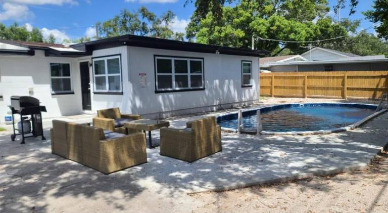 Sunny Haven House - Heated Pool Home Sleeps 10 Near Busch Gardens, Tampa — photo 5