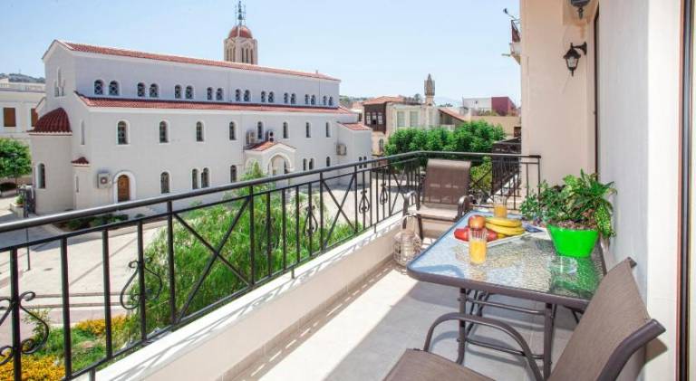 Pleasant serviced apartment with hot tub | Close to the beach | Pet-friendly — photo 3