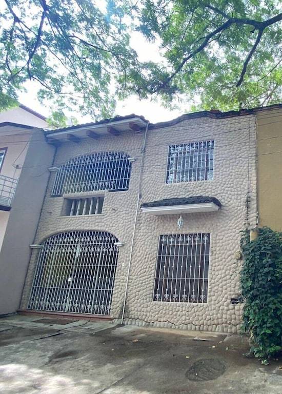 Casa  J