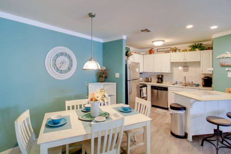 Beach & Heated Pool Access! Condo in Port Aransas — photo 2