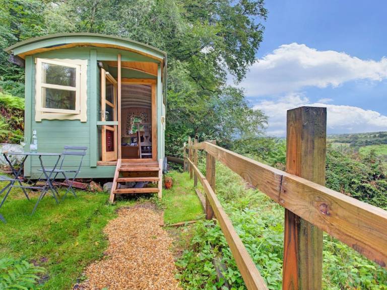Cabin Huish Champflower