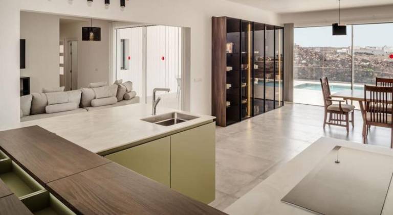 Fully equipped villa with barbeque, private pool & patio | Dogs allowed — photo 2