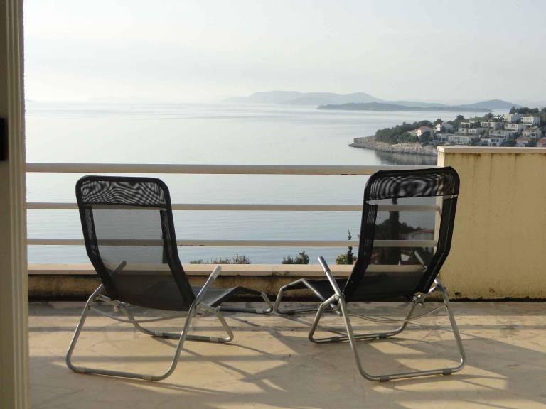 Rental apartment with patio & grill — photo 2
