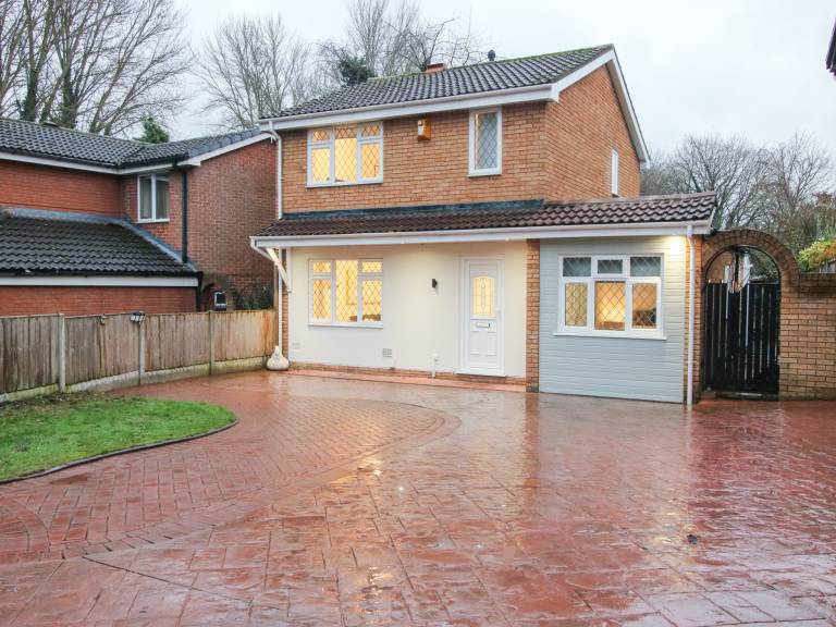 Cottage with yard & BBQ in Telford