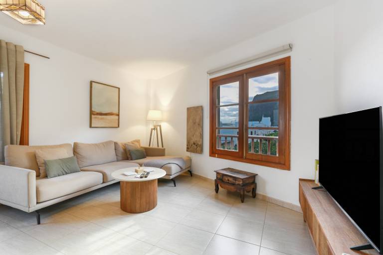 Vacation Apartment 'Con Gran Terraza Y Vistas' with Balcony, Wi-Fi and Air Conditioning — photo 3