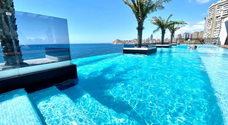 Rental apartment with pool in Benidorm
