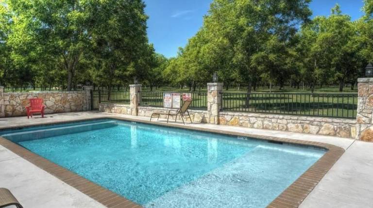 Farmhouse Leakey