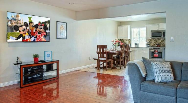 Fully equipped vacation home with hot tub, barbecue & private pool | Pets are welcome — photo 2