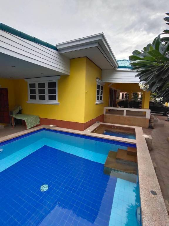 Large house for 10 people with swimming pool in Hua Hin