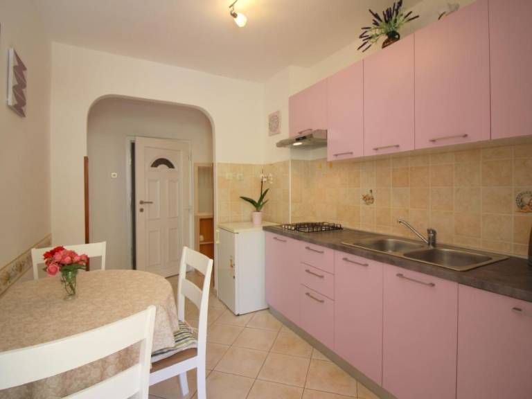 Apartment with barbeque, yard & patio | Nature view | Pet-friendly — photo 4