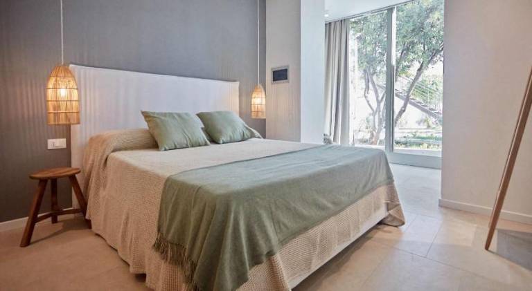 Serviced apartment with pool, terrace & garden — photo 2
