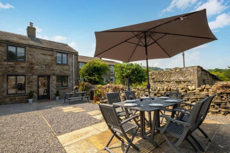 Fully equipped beautiful cottage with garden & barbecue | Dogs allowed in Hawes