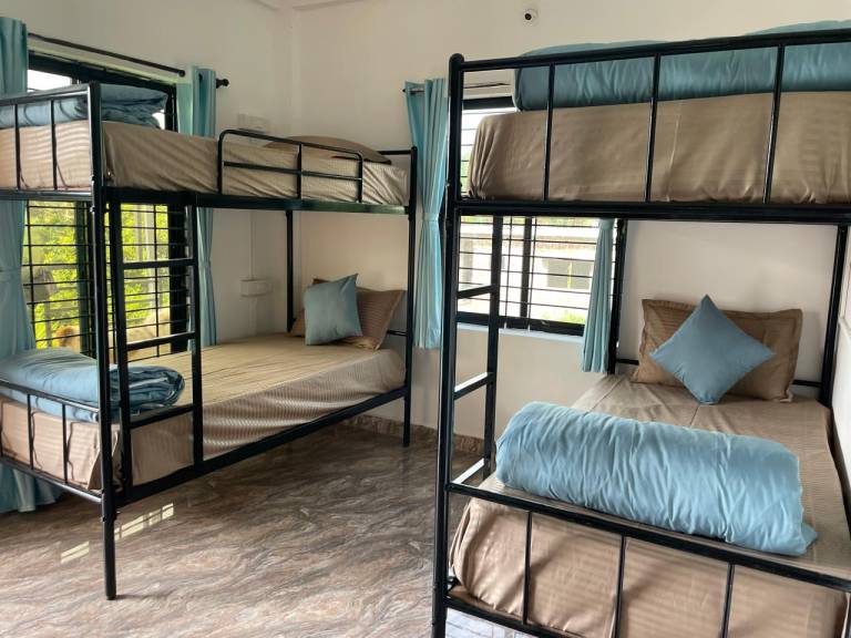 12 Monks Backpacker Resort — photo 3