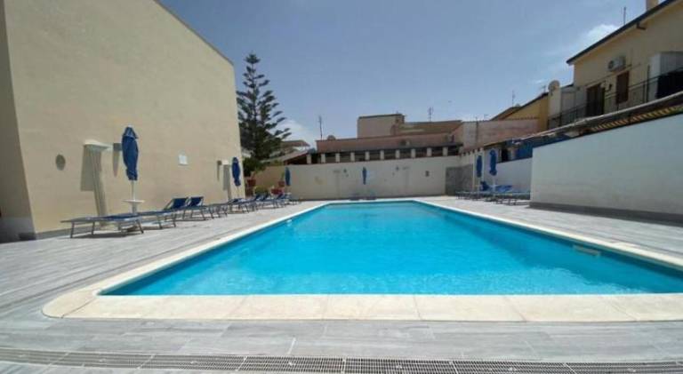 Holiday apartment with pool — photo 4