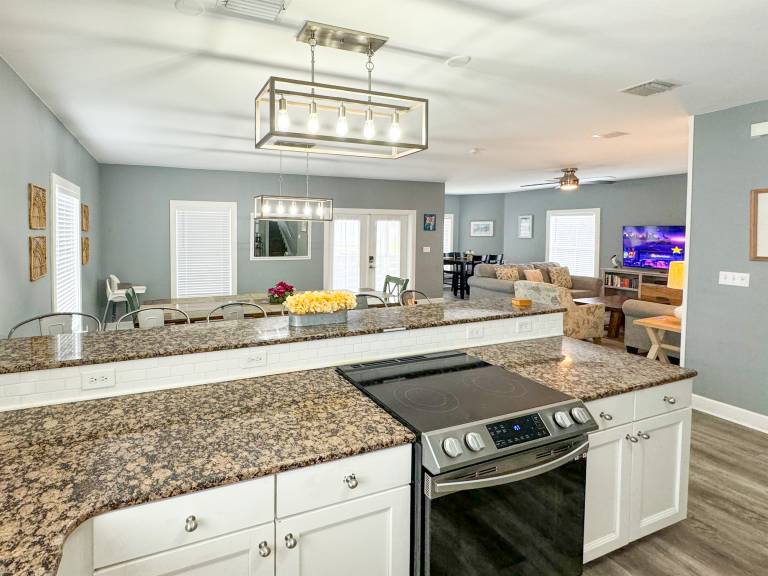 Private Pool & Free Golf Cart! 2 Blocks to beach-dining-bars! EZ access to US-98 — photo 4