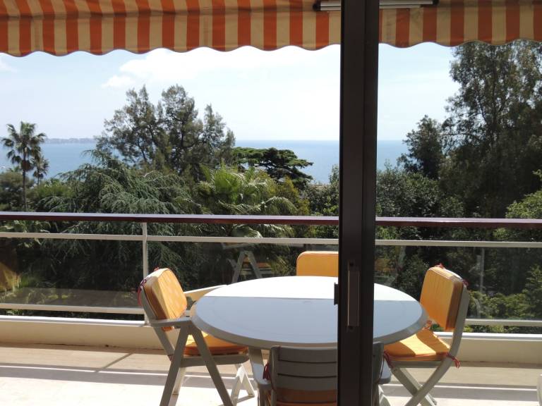 Holiday apartment with pool — photo 3