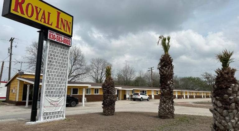 Royal Inn in Kenedy, TX