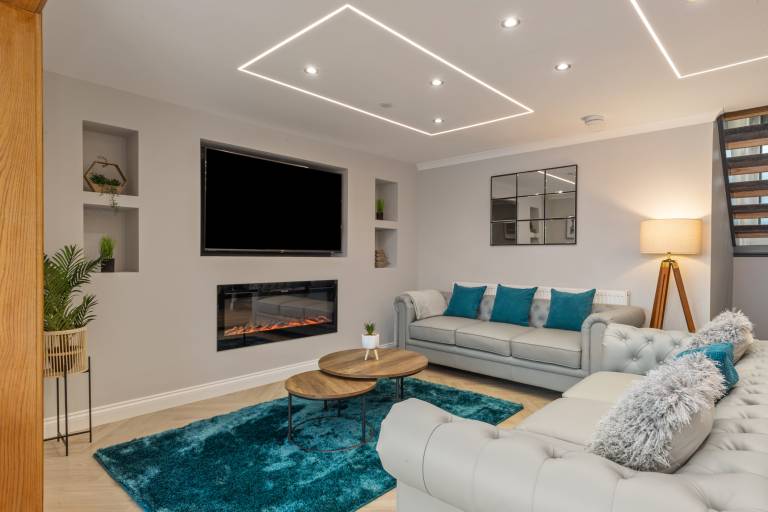 Cottage with terrace, jacuzzi & garden | Water view — photo 5