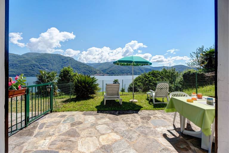 Holiday Home 'Vanni's House' with Lake View, Private Garden and Wi-Fi — photo 3
