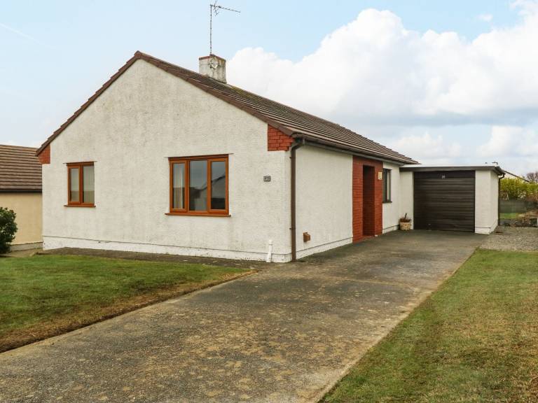 Cottage  Llanfaethlu