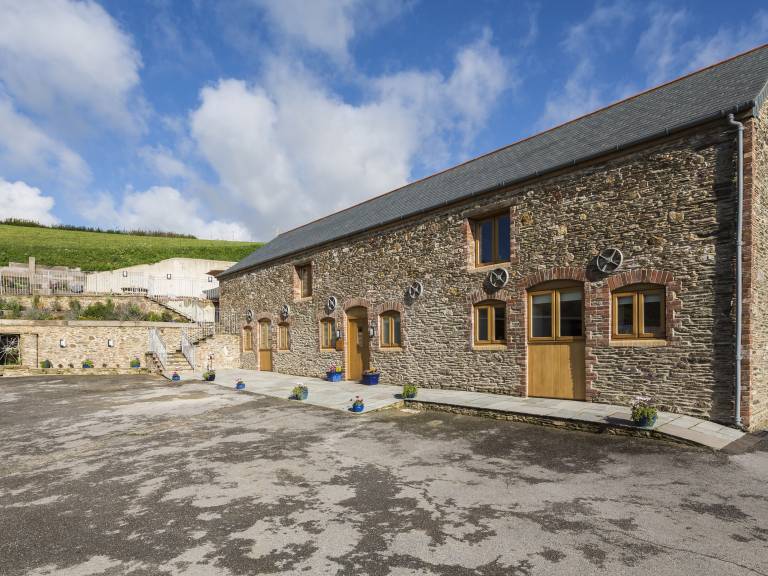 Cottage with garden, terrace & barbecue | Beach view — photo 2
