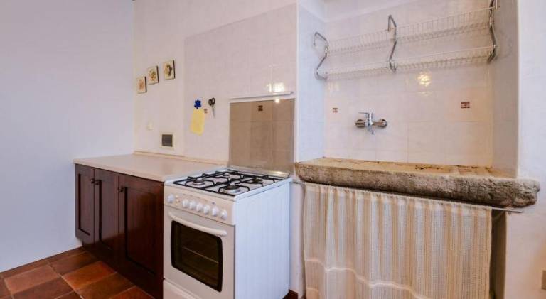 Apartment with garden — photo 3