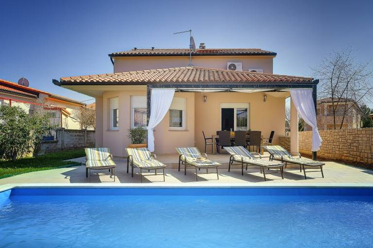 House with private pool, yard & patio | Suitable for remote work — photo 2