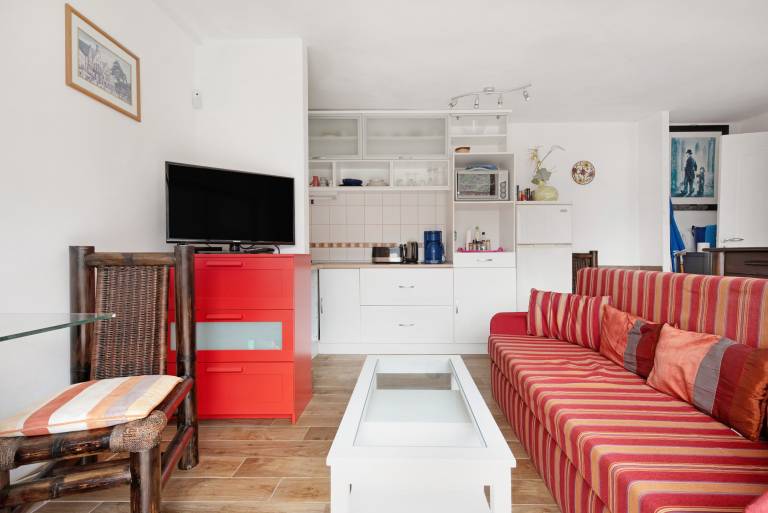 Pet-Friendly Apartament Bali with Mountain View, Sea View, Wi-Fi & Terrace — photo 2