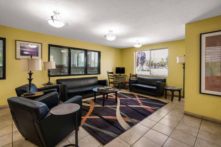Americas Best Value Sandman Inn — photo 2