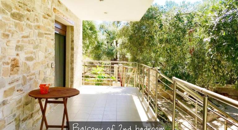 Fully equipped vacation home with patio, yard & barbeque | Suitable for remote work | Pet-friendly — photo 4