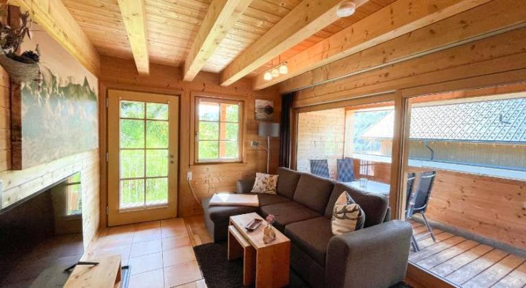Rental apartment with patio, BBQ & yard | Next to the ski | Pets allowed — photo 3