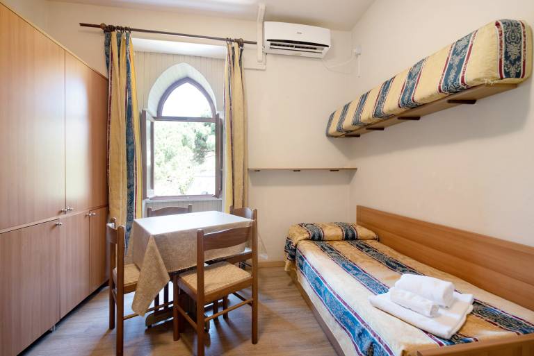 Pleasant apartment with yard, terrace & pool | Garden view | Beach nearby | Pets are welcome — photo 5