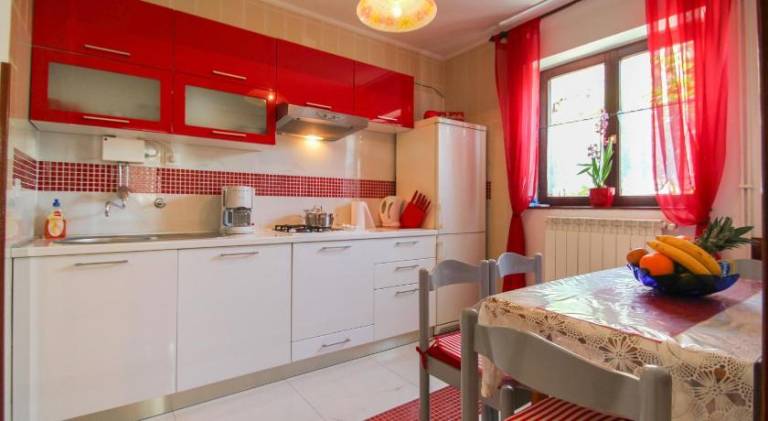 Holiday apartment with patio, grill & garden | Suitable for remote work — photo 3