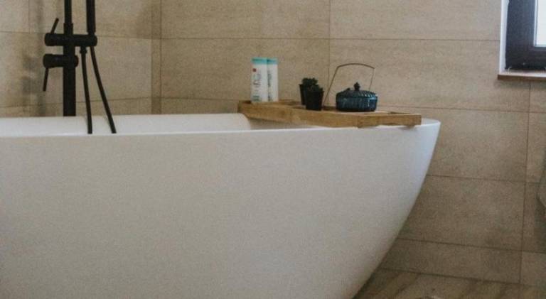 Villa with hot tub | Pet-friendly — photo 3