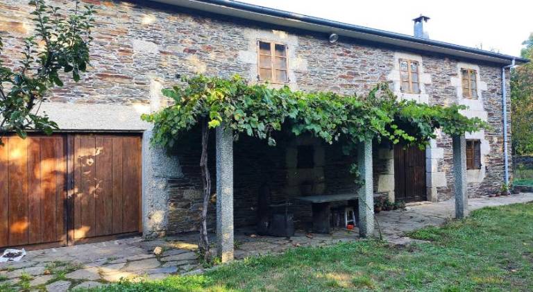 Vacation home with pool in Lugo