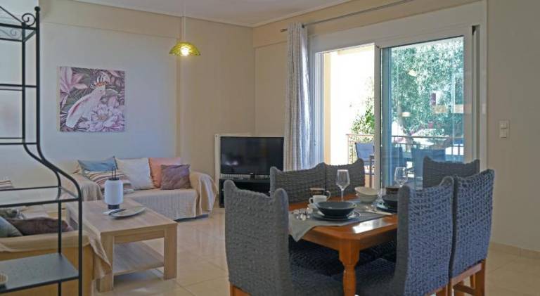 Rental apartment with terrace — photo 2