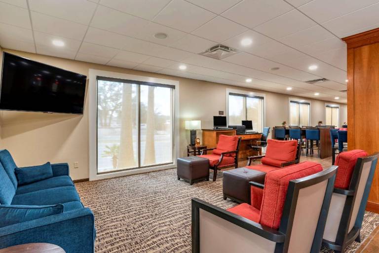 Comfort Suites Niceville Near Eglin Air Force Base — photo 2