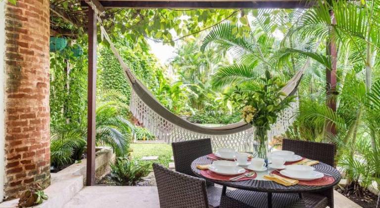 Holiday apartment with terrace, yard & pool | Next to Puerta del Reloj | Good for workation — photo 5