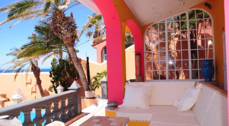Fully equipped villa with jacuzzi, barbecue & yard | Beach nearby | Perfect for remote work | Pets are welcome — photo 4